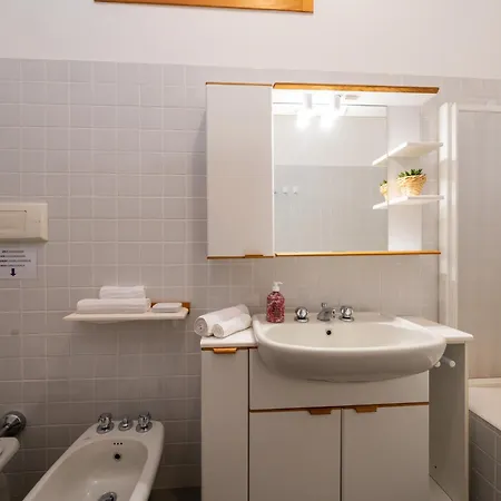 Apartamento Stunning Apartment- Terrace And Swimming Pool