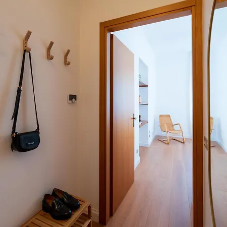 Apartman Stunning Apartment- Terrace And Swimming Pool *