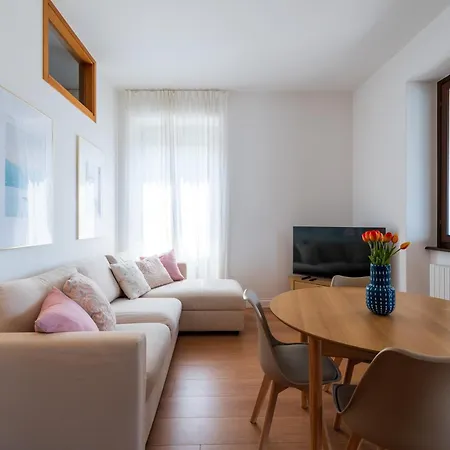Stunning Apartment- Terrace And Swimming Pool Bellano